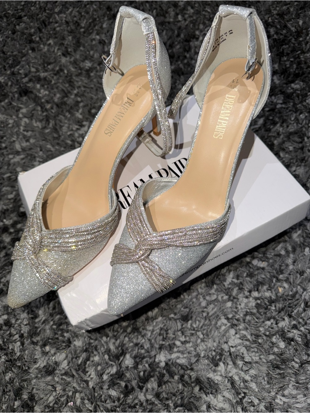 Dream Pairs Heels. SIZE: 11